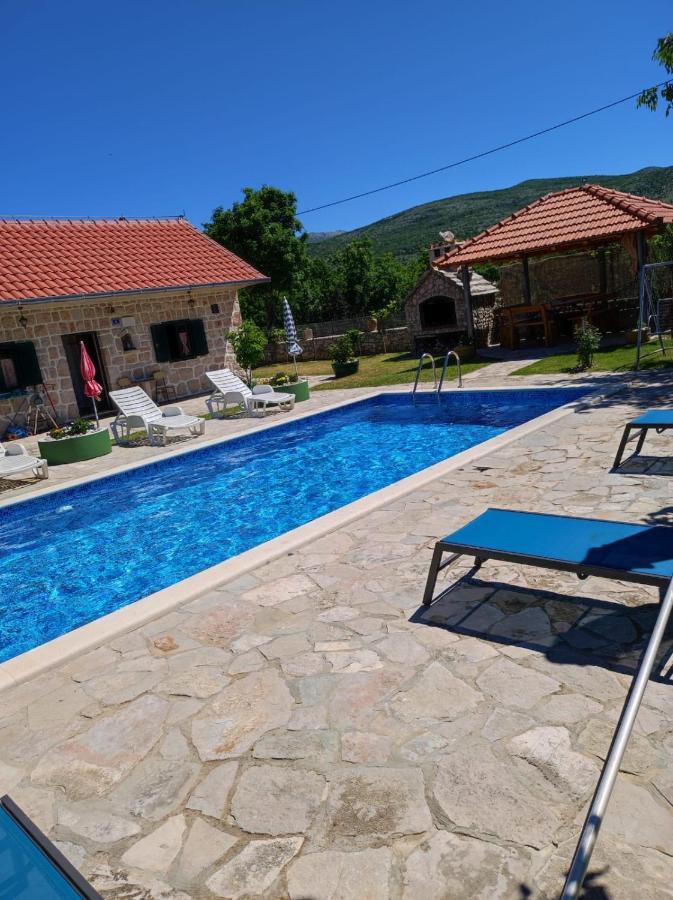 Nikini Dvori Villa Gradac  Eksteriør billede