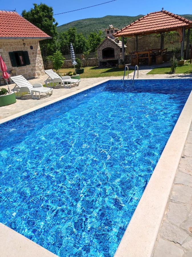 Nikini Dvori Villa Gradac  Eksteriør billede