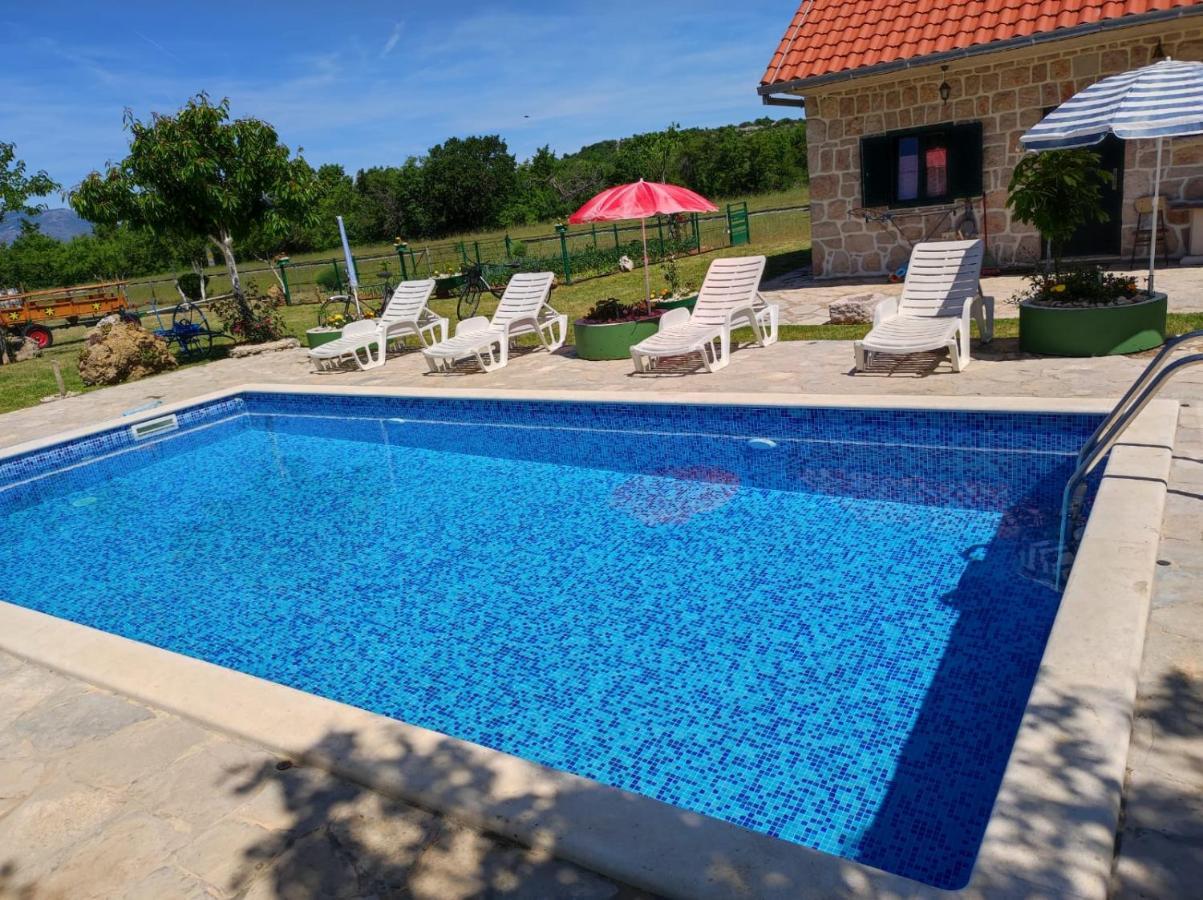 Nikini Dvori Villa Gradac  Eksteriør billede