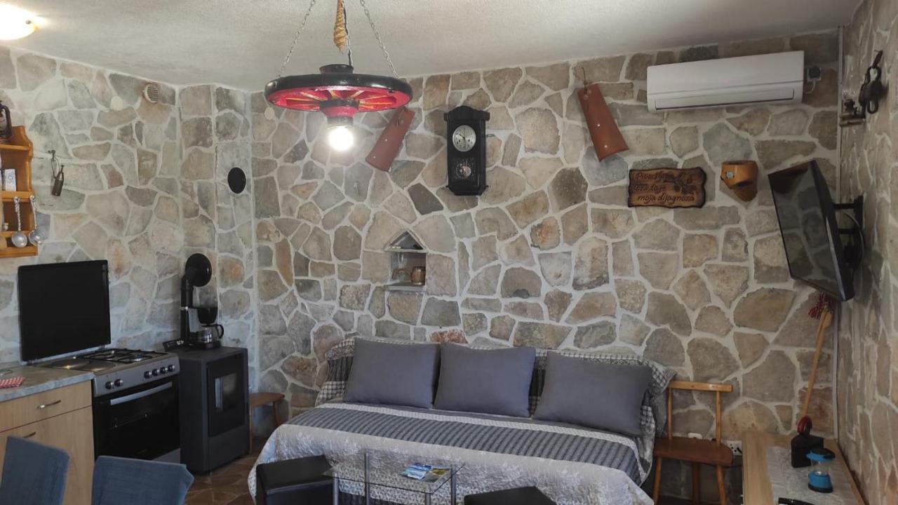 Nikini Dvori Villa Gradac  Eksteriør billede
