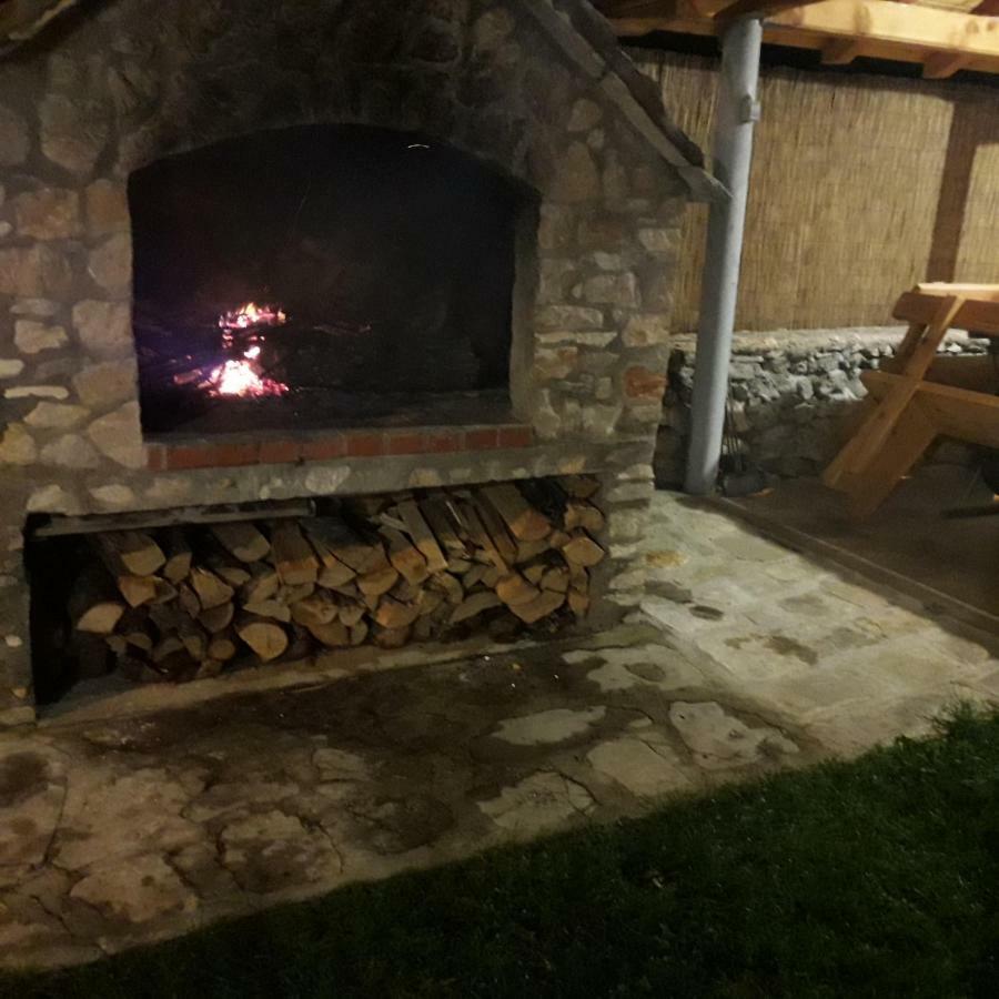 Nikini Dvori Villa Gradac  Eksteriør billede